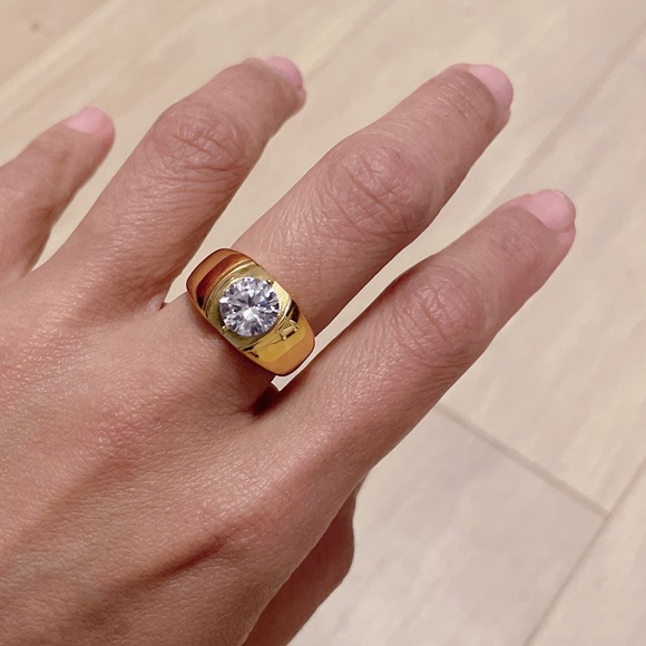 Brilliant Clear Crystal Chunky Statement 18K Gold Plated Ring - Picture 2 of 6